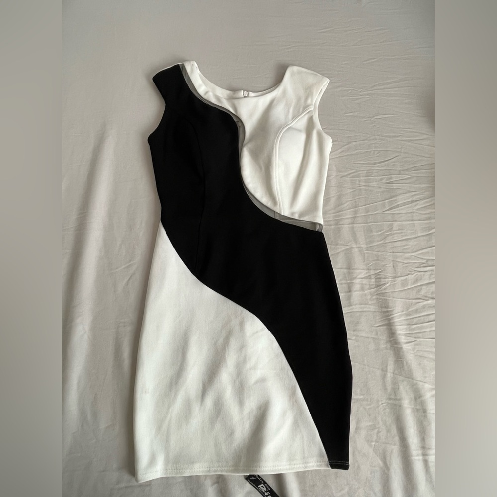 Wavy Fitting Black And White Formal Dress